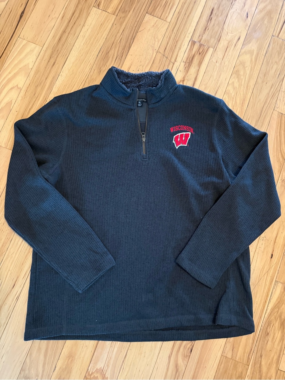Wisconsin Embroidered Quarter-Zip Men's Sweater - Black XL